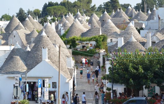 Walking and Food Tour in Italy